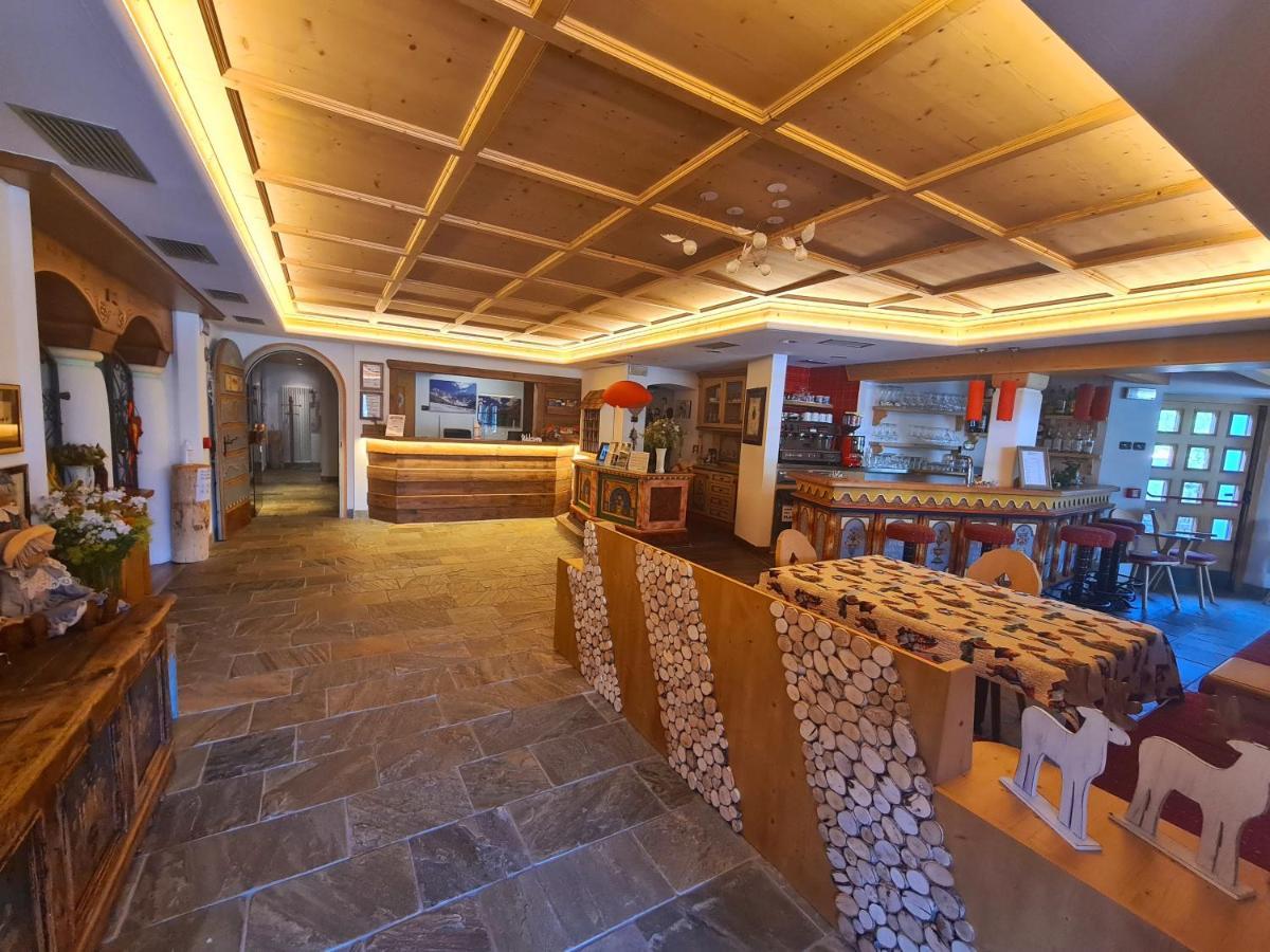 Hotel Piedibosco Моена Екстер'єр фото