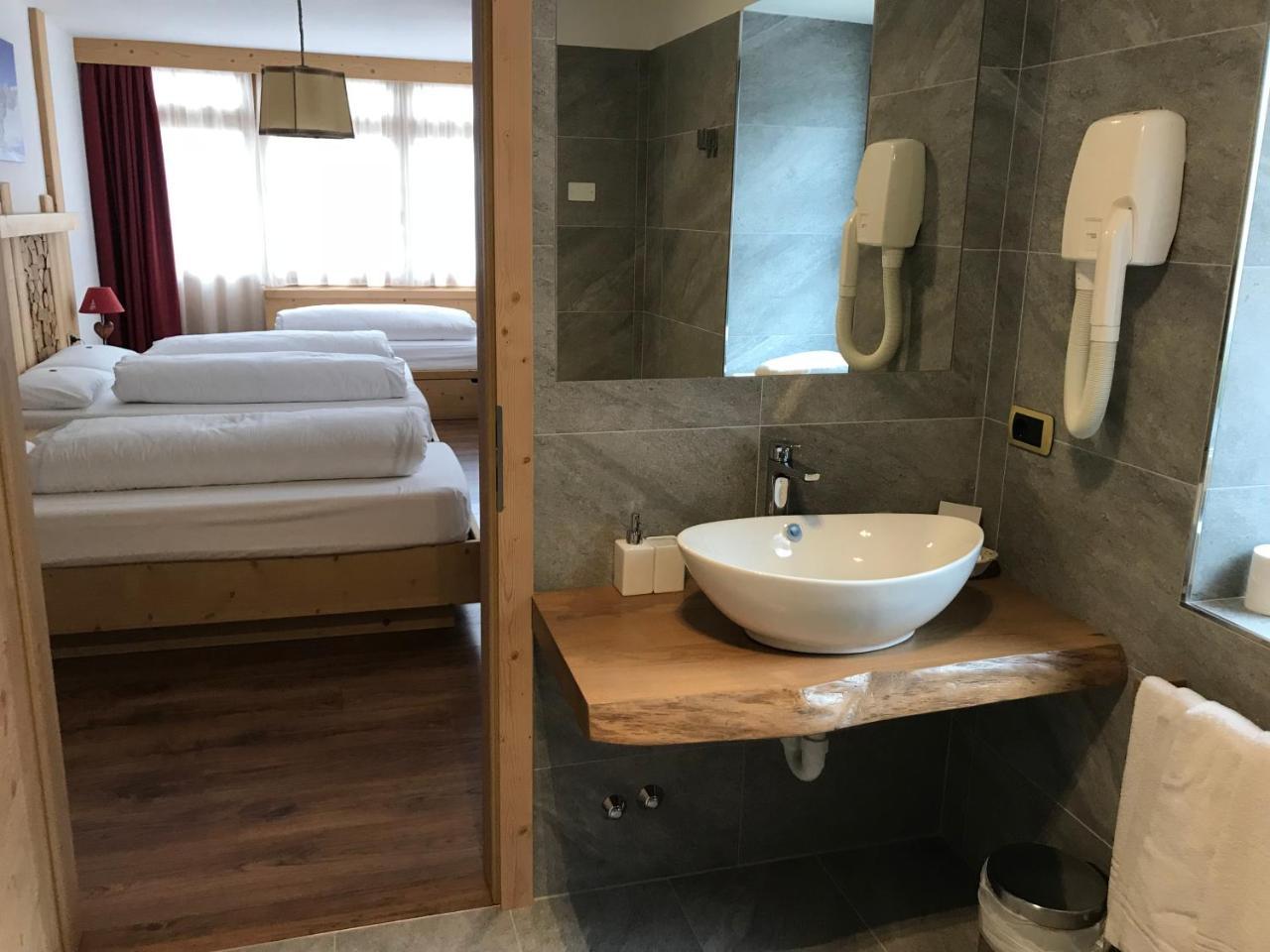 Hotel Piedibosco Моена Екстер'єр фото