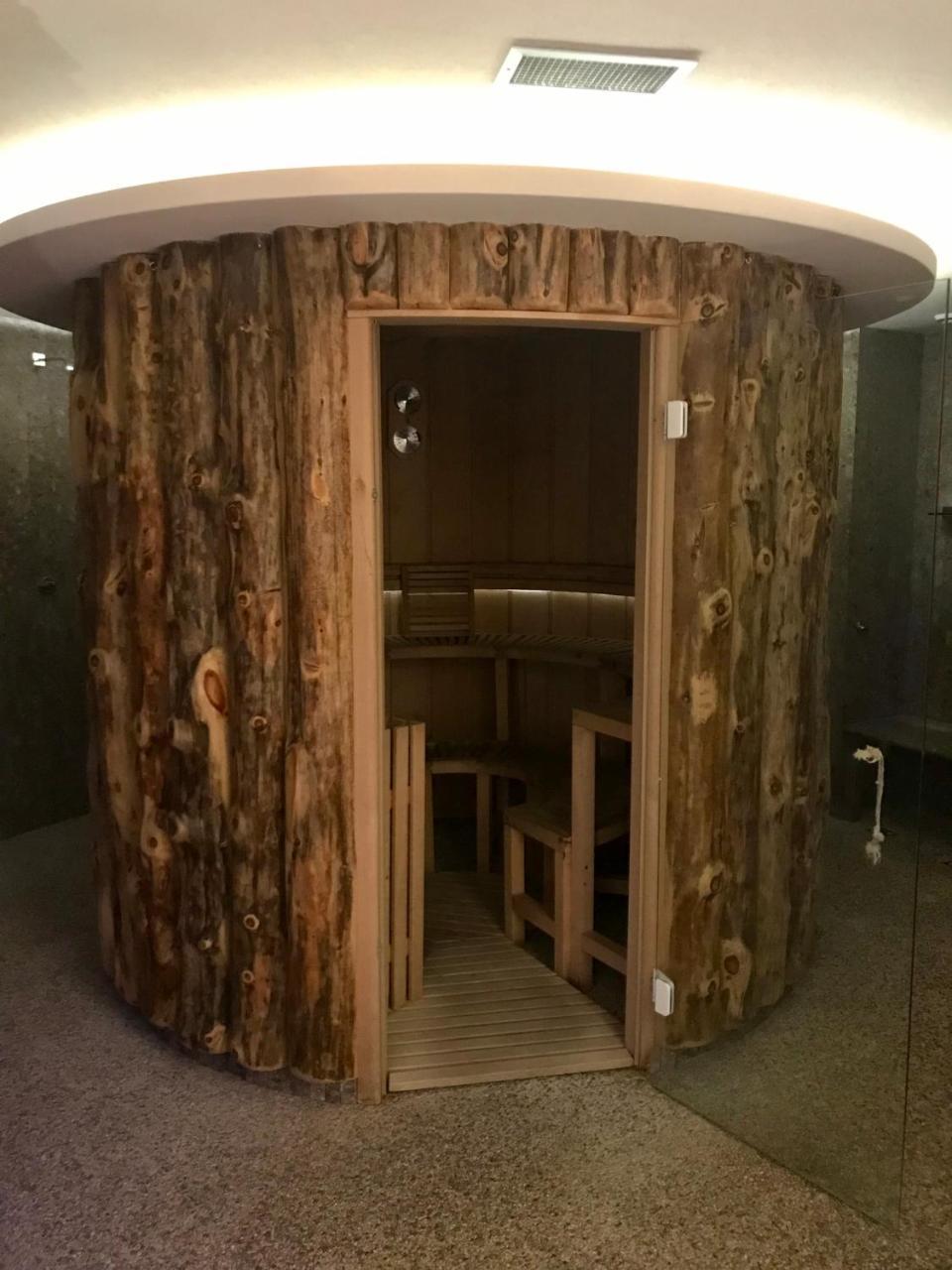 Hotel Piedibosco Моена Екстер'єр фото